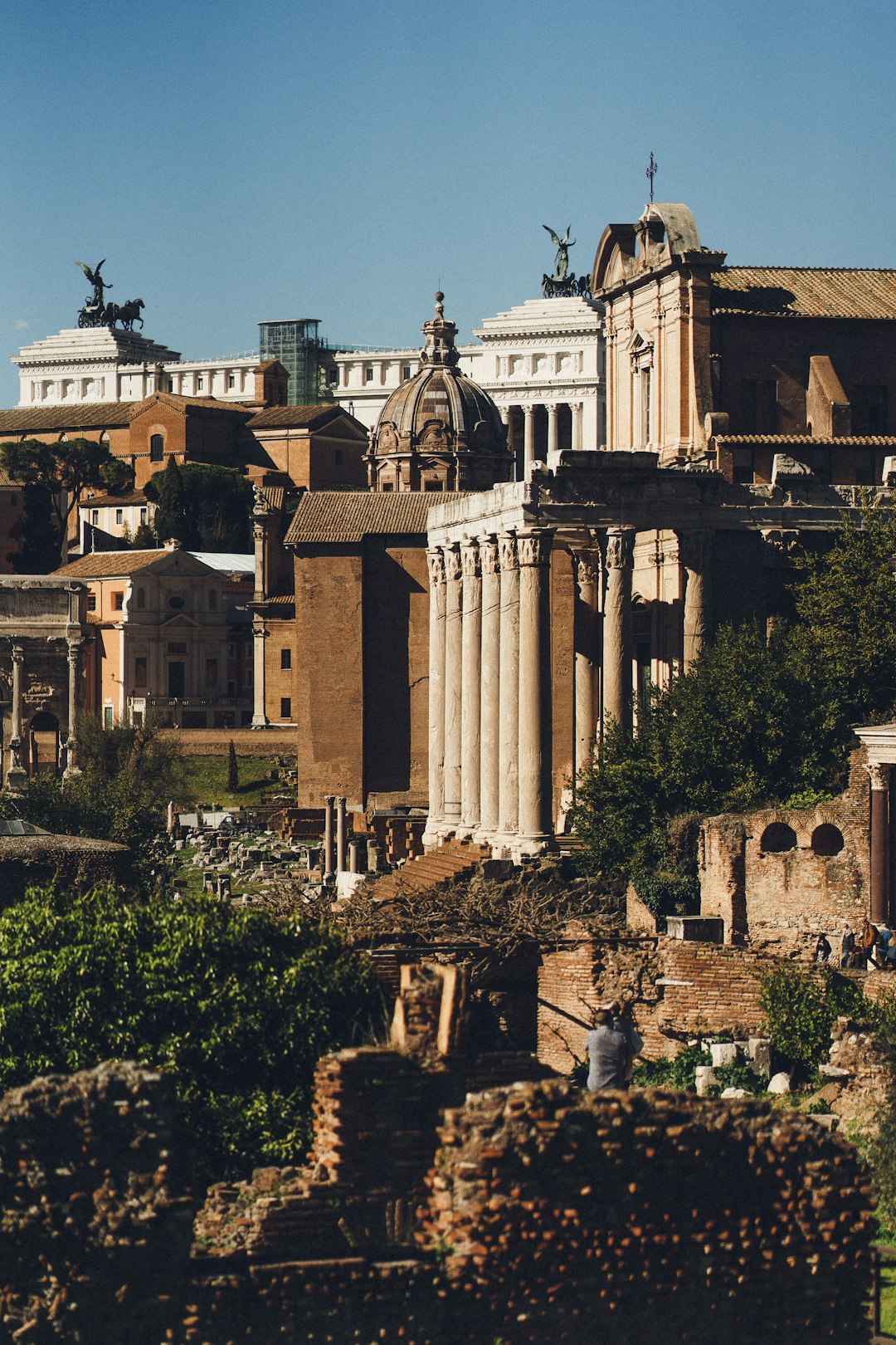 a large building with many columns on top of it