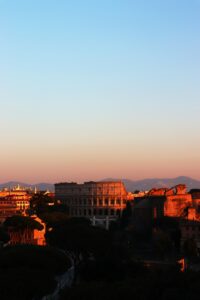 Atardecer en el coliseo romano