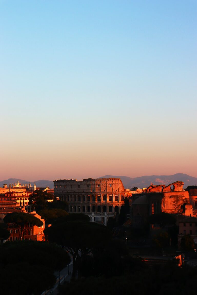 Atardecer en el coliseo romano