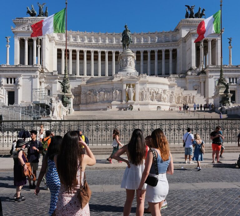 Victor Emmanuel II Monument, Rome, street photography