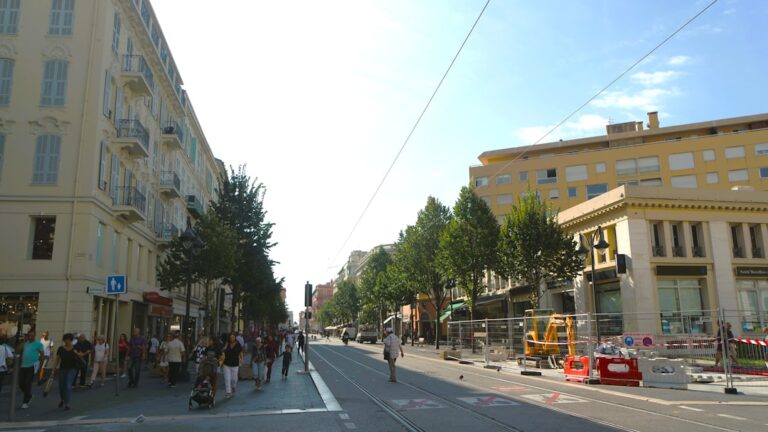 A city street filled with lots of people
